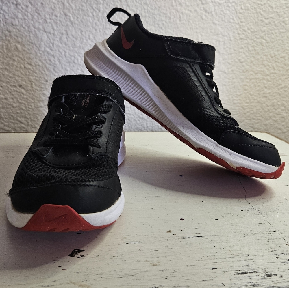 Nike boy shoes